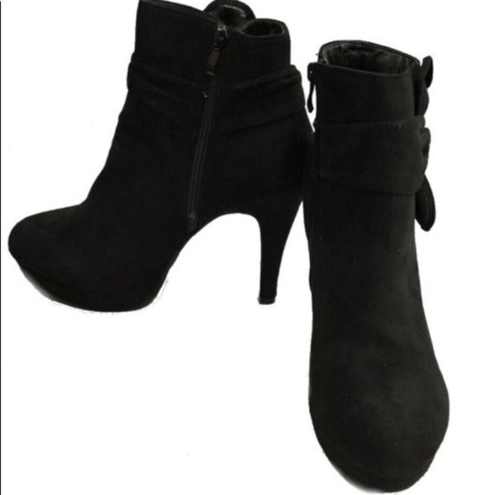 Black Faux Suede Size 8 Heeled Platform Ankle Boot  Women’s Shoes
